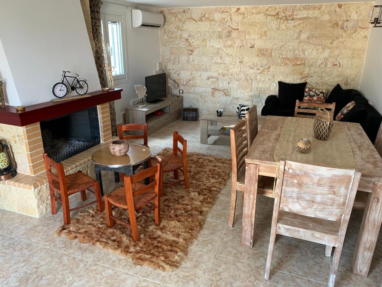 Peaceful House Near Airport Villa Pikérmion Екстериор снимка
